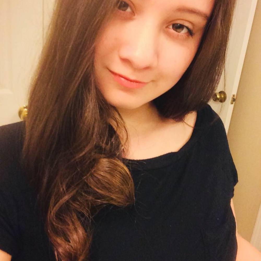 Meet your Posher, Esmeralda